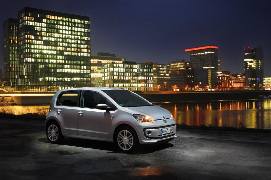  Volkswagen up! 5-Door 2012 года  (фото 11 из 26)